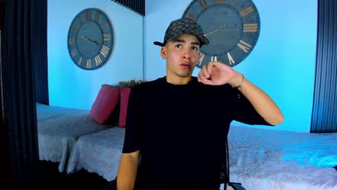 Mike 0233 online show from 02/09/25, 04:25