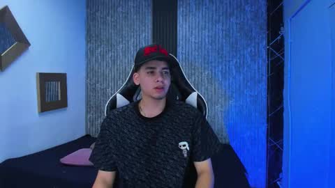 Mike 0233 online show from 12/21/25, 04:08