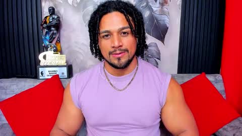 Snapshot of mike_estevess chatting on 03/14/26, 04:45 online show from 03/14/26, 04:45