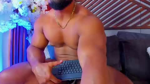 Snapshot of mike_estevess chatting on 07/14/26, 10:21 online show from 07/14/26, 10:21