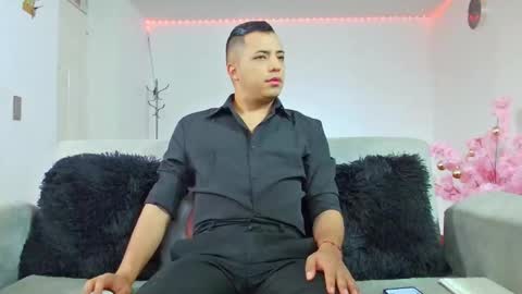 mike_fetiche online show from 12/18/25, 11:49