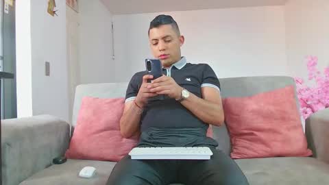 Snapshot of mike_fetish_ chatting on 02/20/26, 12:16 Im Mike online show from 02/20/26, 12:16