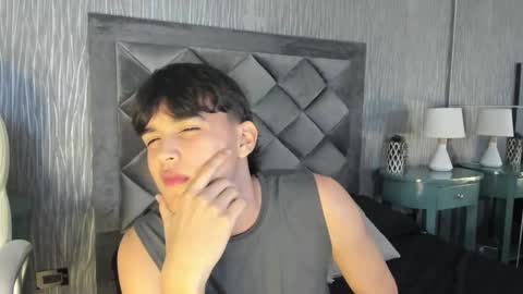 Snapshot of mike_harper_ chatting on 11/09/25, 03:27 Mike online show from 11/09/25, 03:27