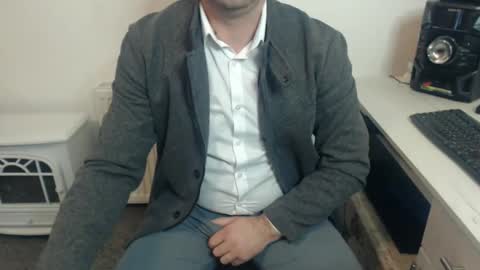 Snapshot of mike_master30 chatting on 12/03/24, 07:10 MikeMaster online show from 12/03/24, 07:10