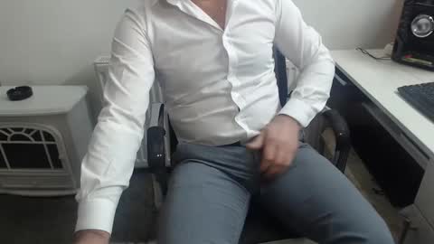 Snapshot of mike_master30 chatting on 12/16/24, 07:48 MikeMaster online show from 12/16/24, 07:48