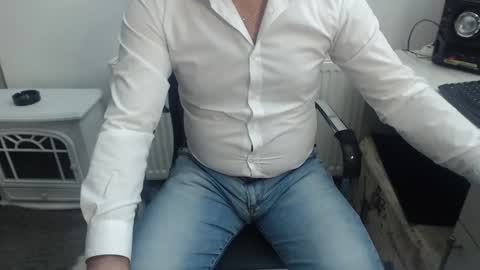 Snapshot of mike_master30 chatting on 12/22/24, 03:55 MikeMaster online show from 12/22/24, 03:55