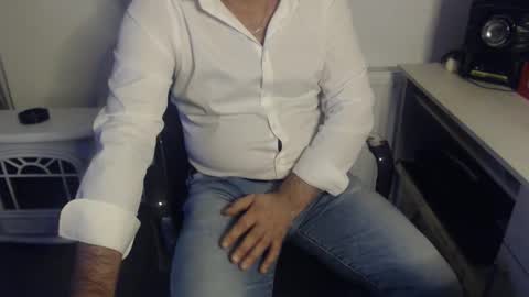 Snapshot of mike_master30 chatting on 01/14/25, 07:48 MikeMaster online show from 01/14/25, 07:48