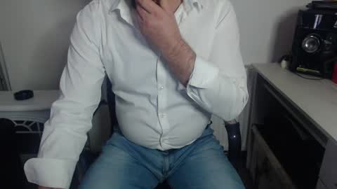 Snapshot of mike_master30 chatting on 01/15/25, 11:32 MikeMaster online show from 01/15/25, 11:32