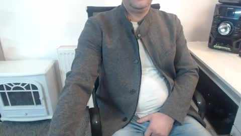 Snapshot of mike_master30 chatting on 02/13/25, 08:17 MikeMaster online show from 02/13/25, 08:17