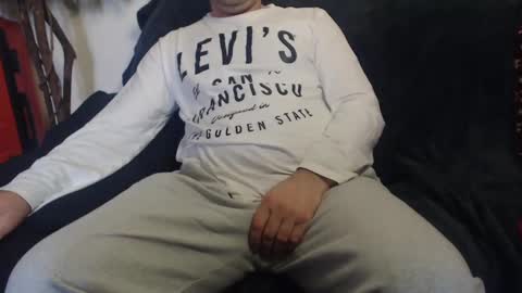 Snapshot of mike_master30 chatting on 02/21/25, 09:24 MikeMaster online show from 02/21/25, 09:24