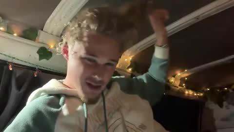 Snapshot of mike_sunn chatting on 09/24/25, 11:13 Mike online show from 09/24/25, 11:13