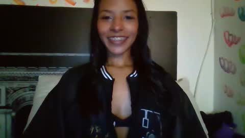 MAITE  MIKE  Sometimes Im with the boy in camera online show from 11/15/25, 09:06