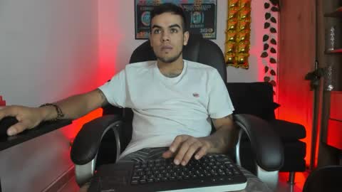 mikee_scooth online show from 01/04/25, 08:16