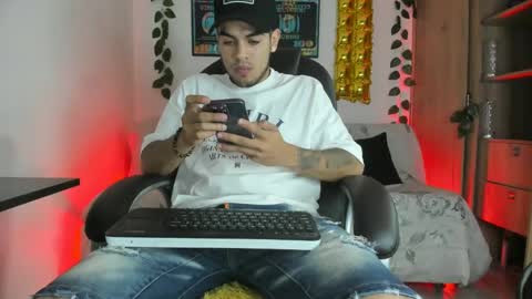 mikee_scooth online show from 01/07/25, 03:46