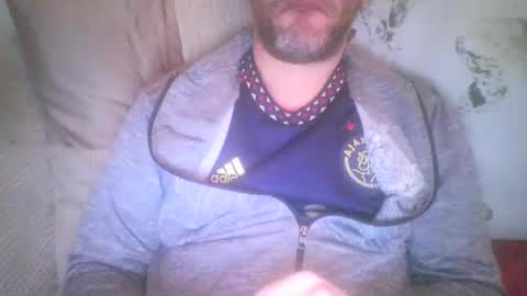 mikehockishuge9 online show from 01/06/25, 09:43