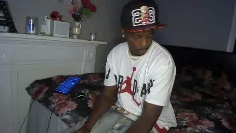 Snapshot of mikejones1415 chatting on 11/16/25, 11:43 mike jones online show from 11/16/25, 11:43