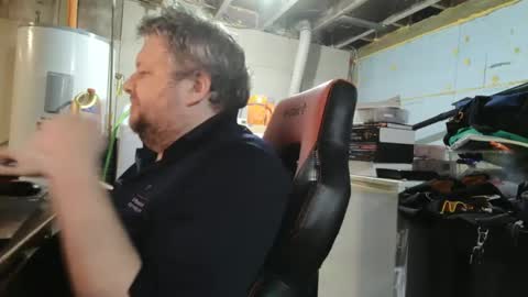 Snapshot of mikejws chatting on 10/03/25, 06:16 mikejws online show from 10/03/25, 06:16