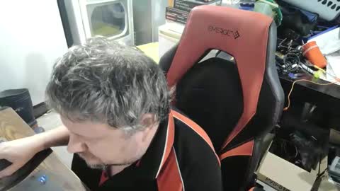 Snapshot of mikejws chatting on 10/22/25, 05:02 mikejws online show from 10/22/25, 05:02