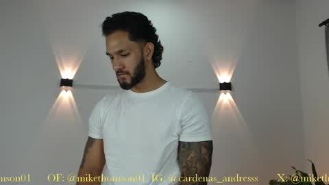 Snapshot of mikethomson01 chatting on 05/10/26, 12:38 Mike online show from 05/10/26, 12:38