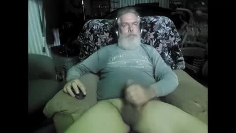 Snapshot of mikevm420 chatting on 12/16/24, 04:27 mike online show from 12/16/24, 04:27