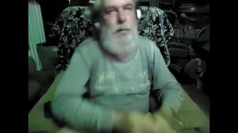 Snapshot of mikevm420 chatting on 12/30/24, 03:14 mike online show from 12/30/24, 03:14