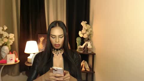 Mistress MikeyAlawi online show from 01/14/25, 11:31
