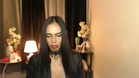 Mistress MikeyAlawi online show from 01/24/25, 11:59
