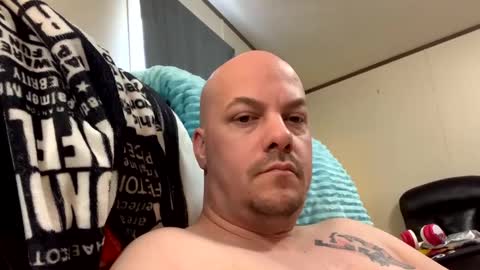 mikeylikesit2222 online show from 12/31/24, 09:28