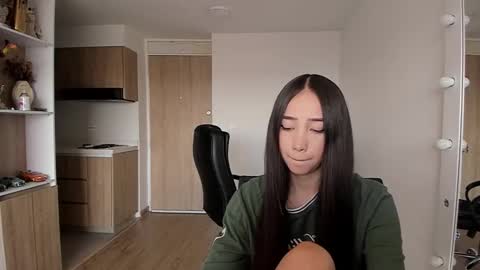 VIOLETAMIKE online show from 09/25/25, 06:55