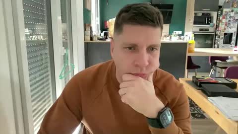 miklp8463 online show from 02/04/26, 08:42