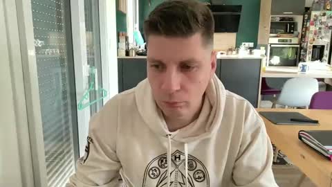 miklp8463 online show from 02/05/26, 08:08