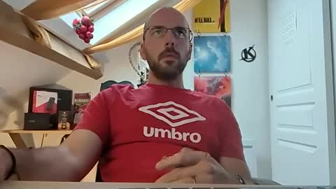 Snapshot of mikmik91 chatting on 12/24/24, 02:33 mikmik91 online show from 12/24/24, 02:33