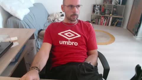 Snapshot of mikmik91 chatting on 10/10/25, 09:08 mikmik91 online show from 10/10/25, 09:08