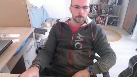 Snapshot of mikmik91 chatting on 11/03/25, 11:33 mikmik91 online show from 11/03/25, 11:33