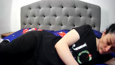 Mikyloveu online show from 04/01/26, 02:14