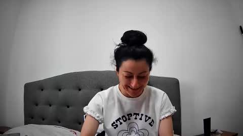 Snapshot of mikyloveu chatting on 05/05/26, 04:26 Mikyloveu online show from 05/05/26, 04:26
