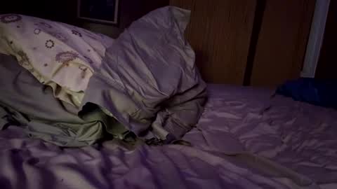 Snapshot of mil8207 chatting on 09/14/25, 09:52 mil8207 online show from 09/14/25, 09:52