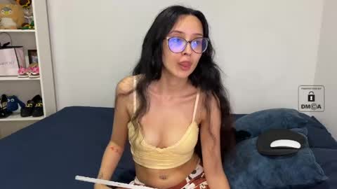 Snapshot of mila_2315 chatting on 05/02/26, 12:37 Mila and albert online show from 05/02/26, 12:37