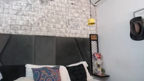 mila_adamss online show from 10/30/25, 10:27