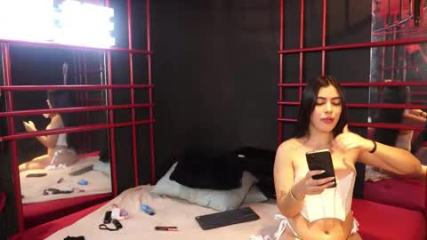 Mila and Nia  online show from 11/02/25, 02:58