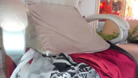 Mila Dash online show from 09/25/25, 12:42