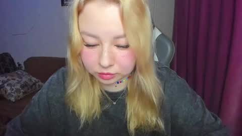 Mila shy sensual person  online show from 11/24/25, 06:51