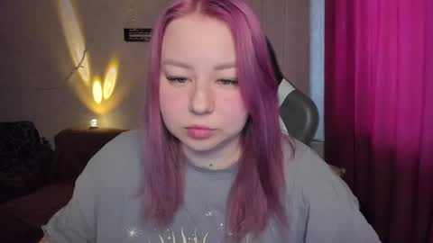 Mila shy sensual person  online show from 11/28/25, 09:45