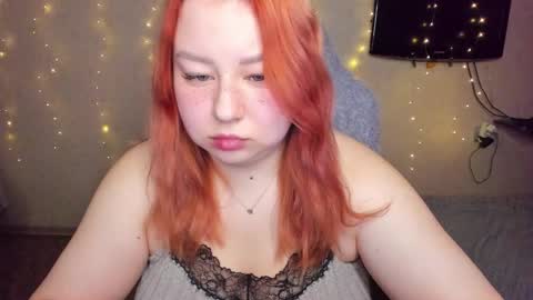 Mila shy sensual person  online show from 12/15/25, 08:18