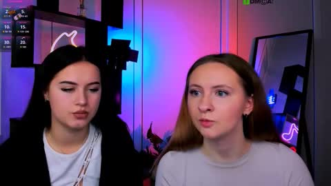 mila_glow online show from 11/13/25, 07:35