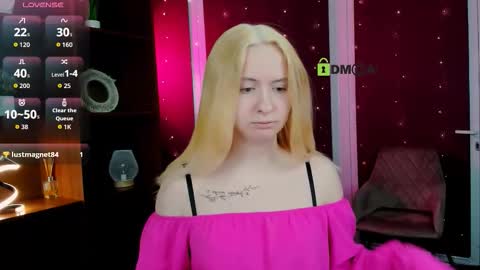 mila_glow online show from 12/15/25, 07:29