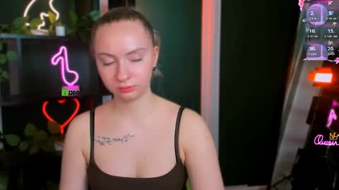 mila_glow online show from 04/05/26, 06:38