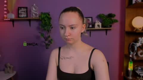 mila_glow online show from 04/07/26, 11:43