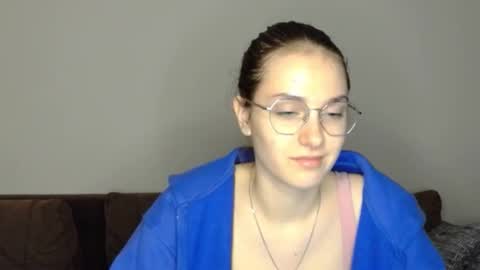 Snapshot of mila_keyy chatting on 09/08/25, 10:20 mila_keyy online show from 09/08/25, 10:20