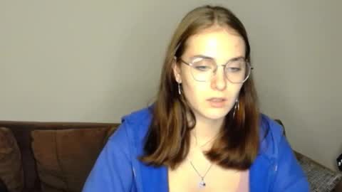 Snapshot of mila_keyy chatting on 09/15/25, 09:04 mila_keyy online show from 09/15/25, 09:04